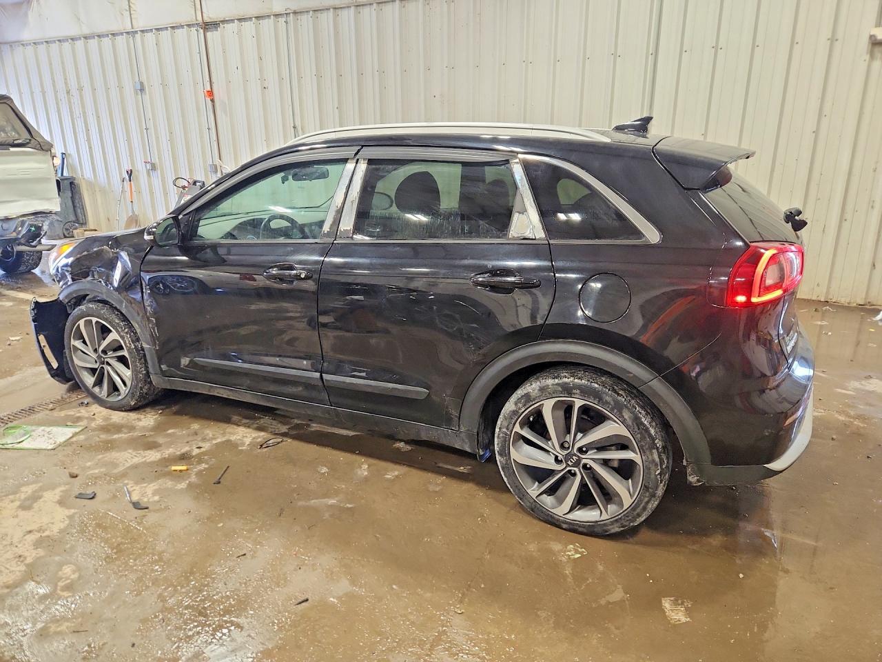 2017 Kia Niro Touring - Фото 2
