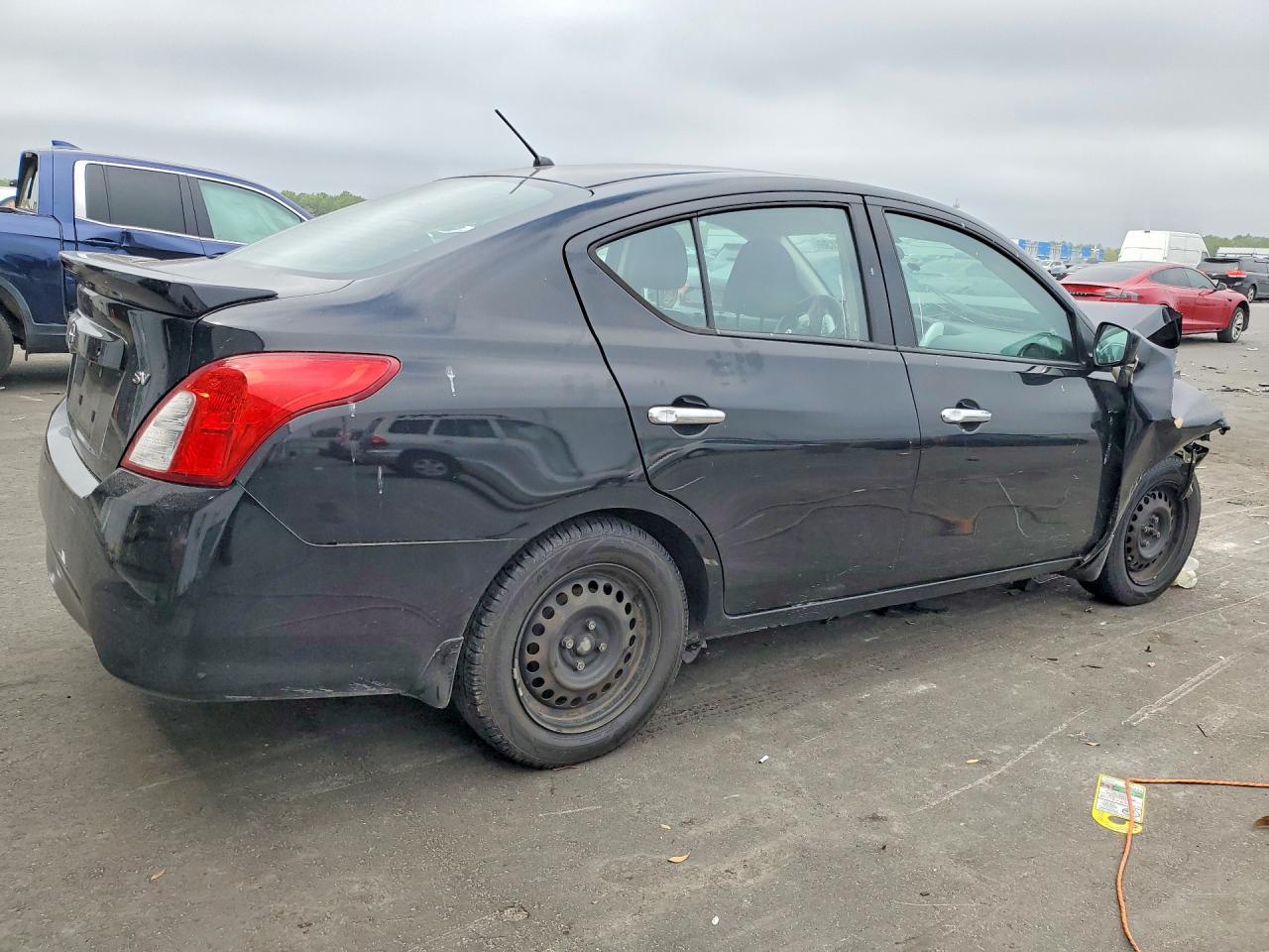 2019 Nissan Versa Sv - Image 3