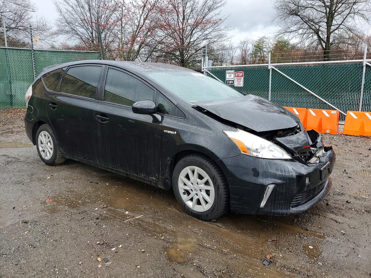 2012 Toyota Prius V Three - Фото 4