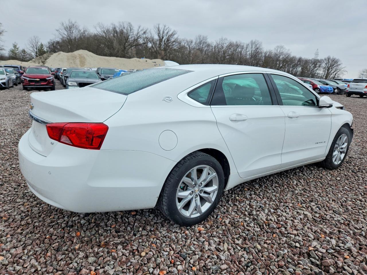 2017 Chevrolet Impala Lt - Image 3