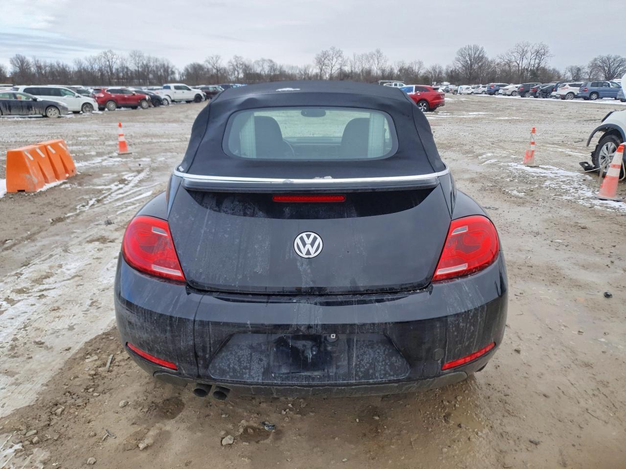 2013 Volkswagen Beetle - Фото 6