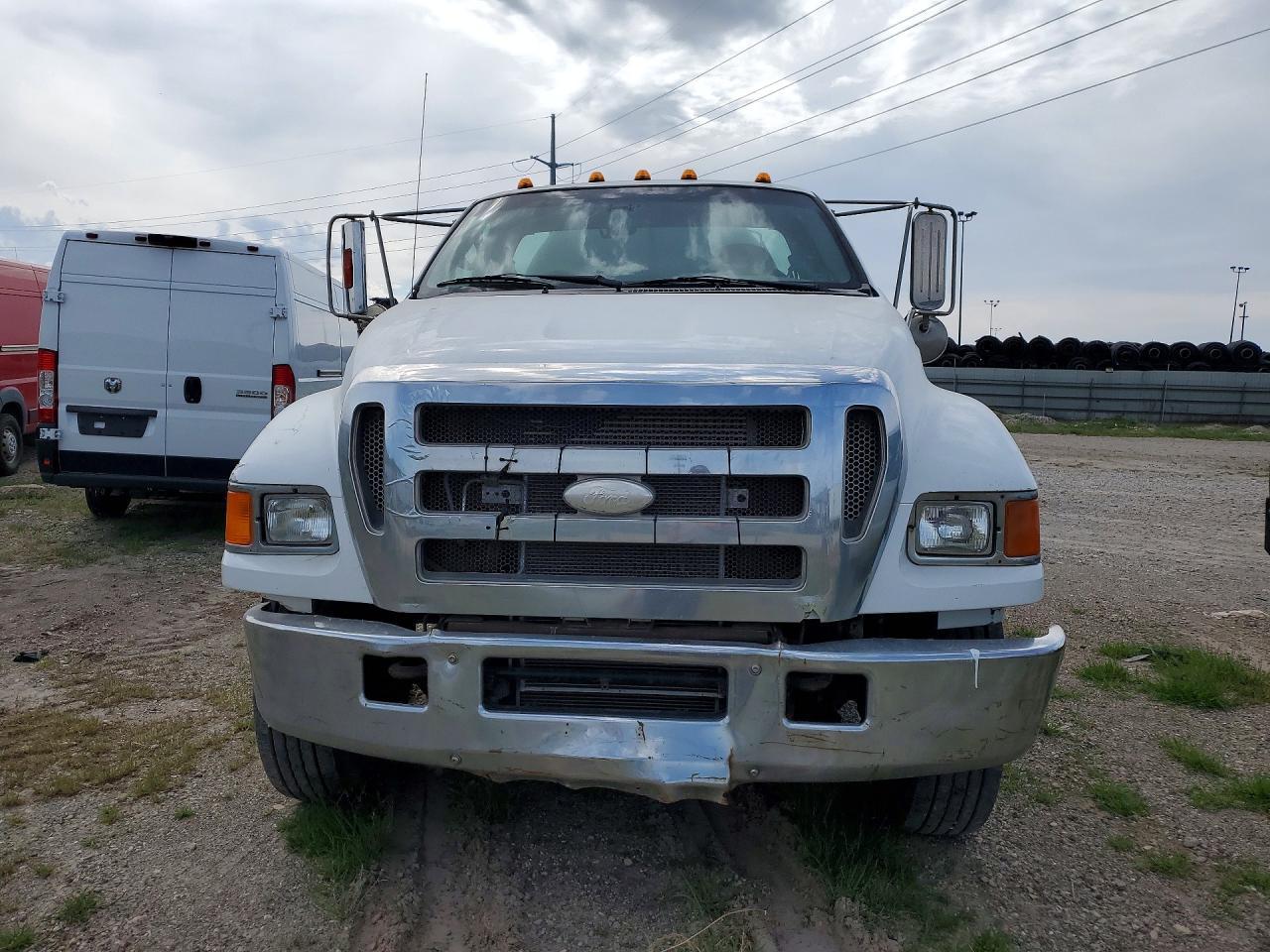 2007 Ford F750 Super Duty Tank Truck - Image 5