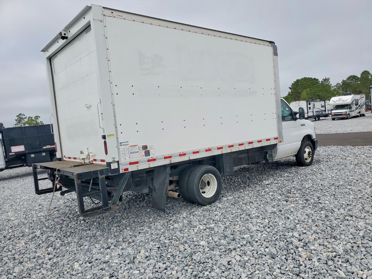 2021 Ford Econoline E350 Super Duty Cutaway Van - Image 3