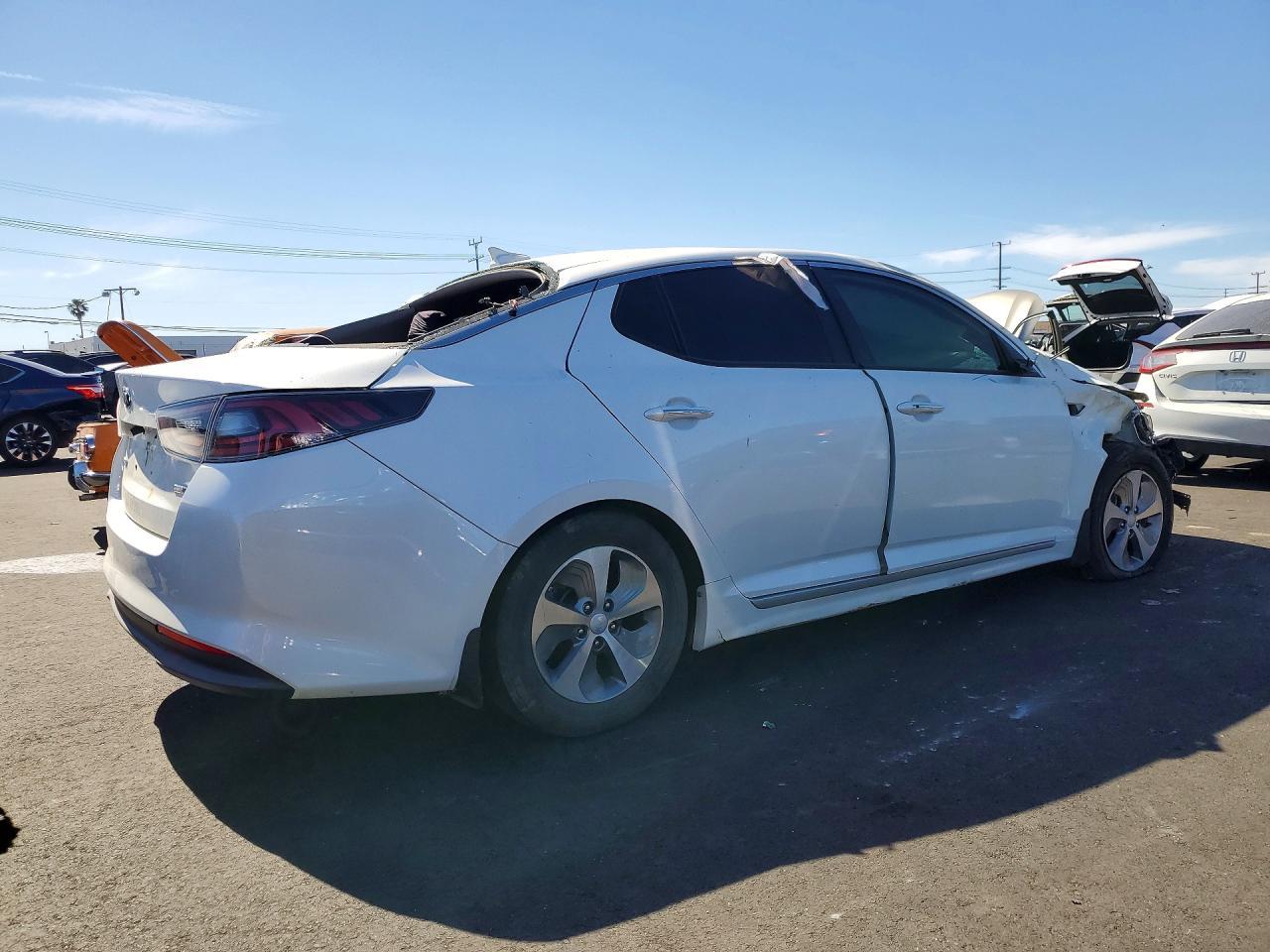 2016 Kia Optima - Фото 3