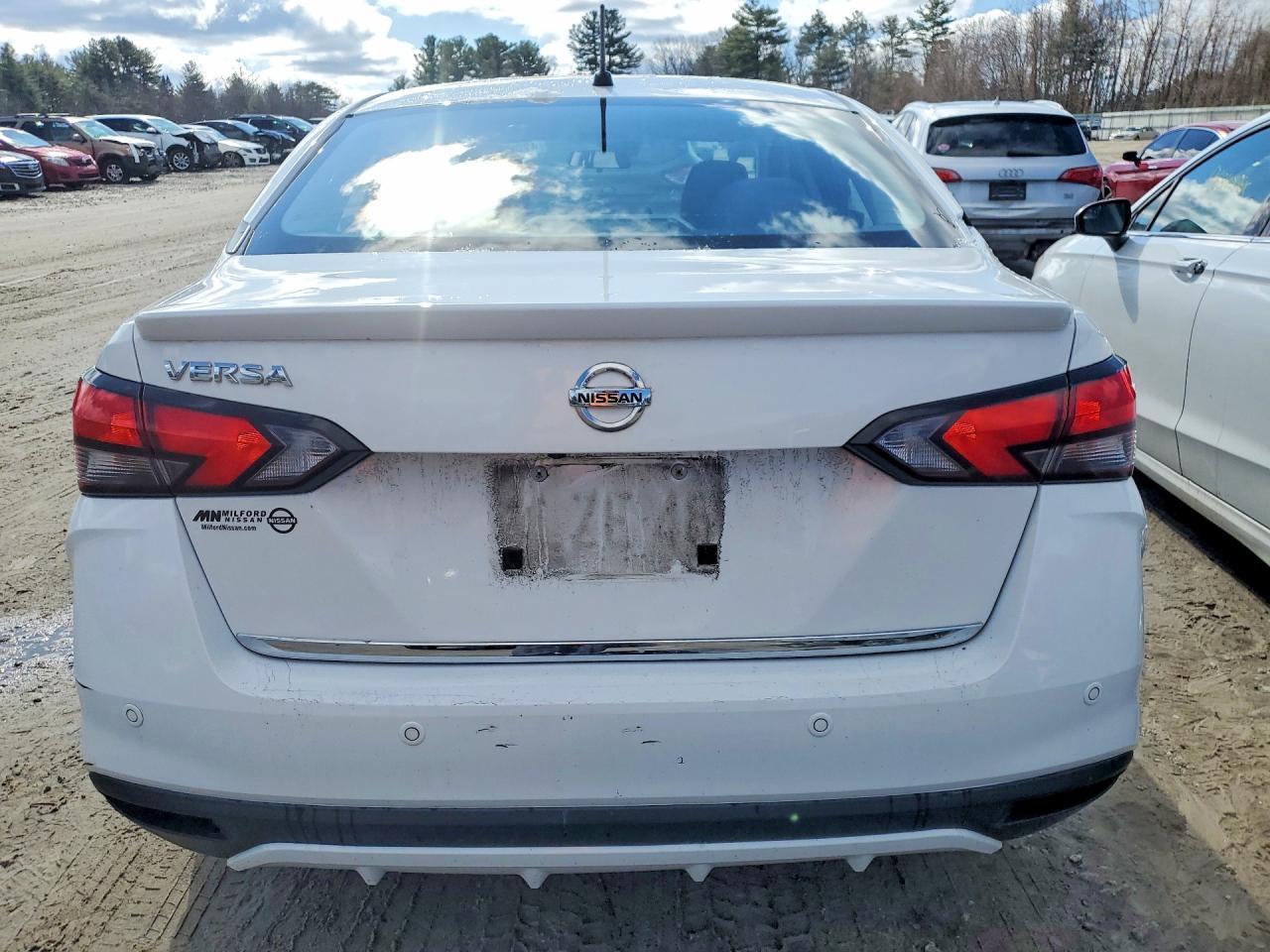 2020 Nissan Versa S - Фото 6