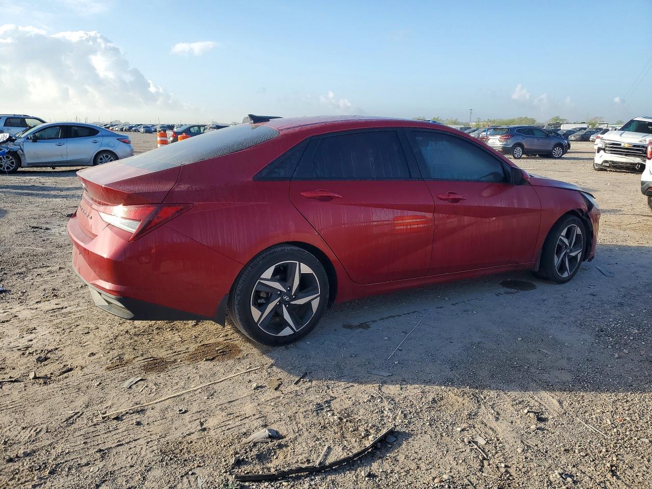 2023 Hyundai Elantra Sel - Фото 3