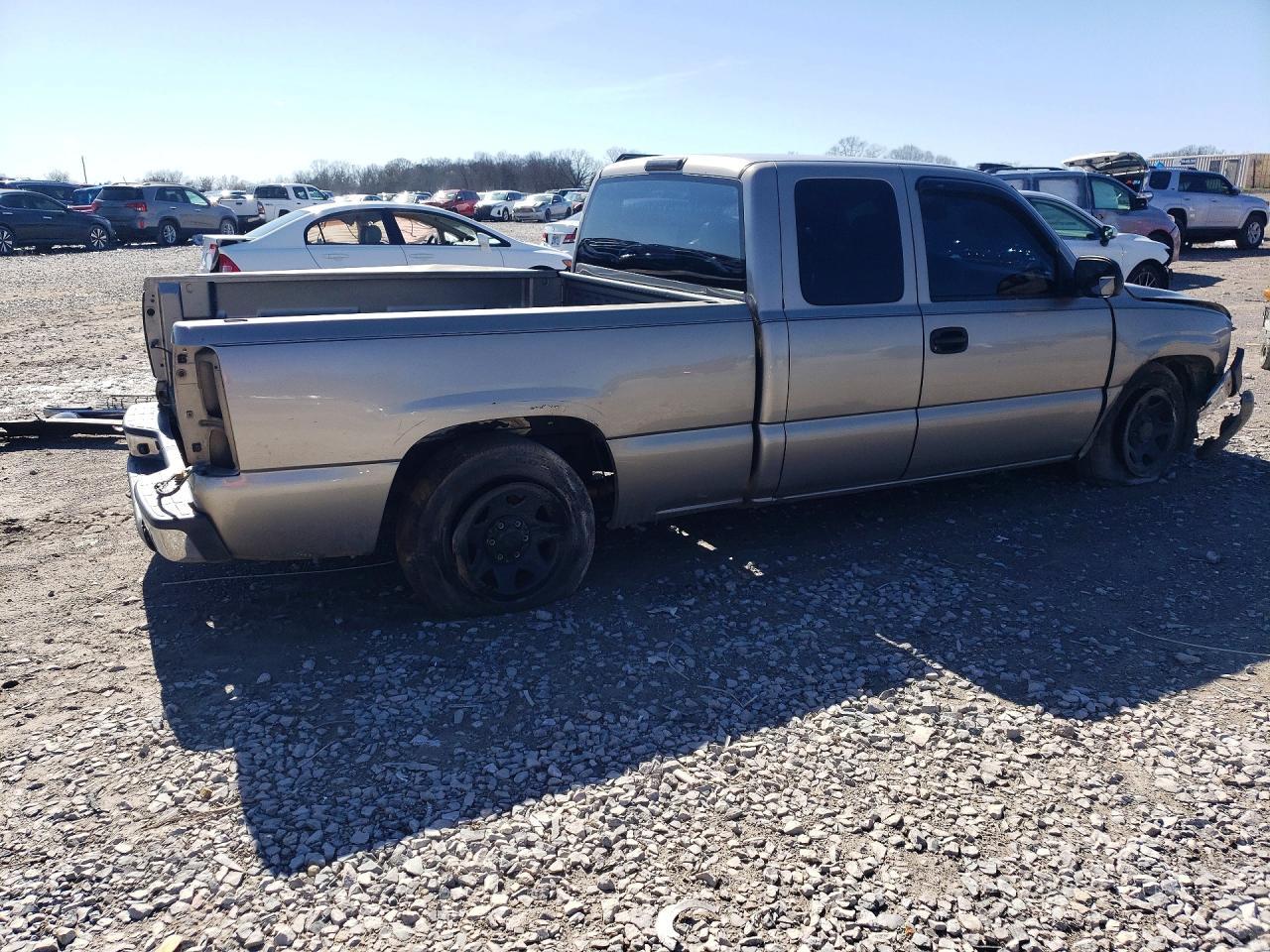 2002 Chevrolet Silverado C1500 - Фото 3