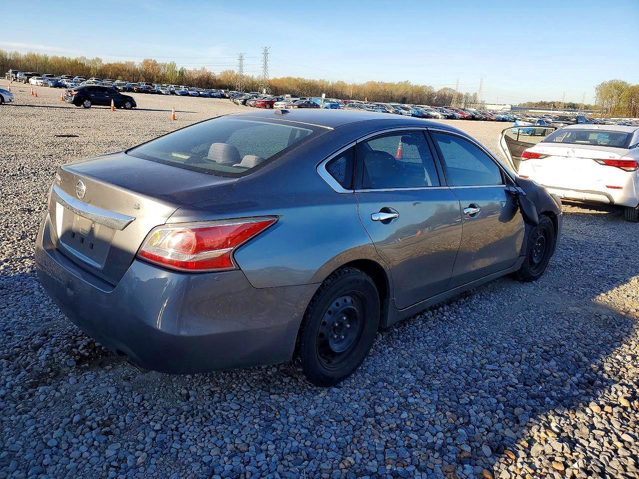 2015 Nissan Altima 2.5 S - Image 3