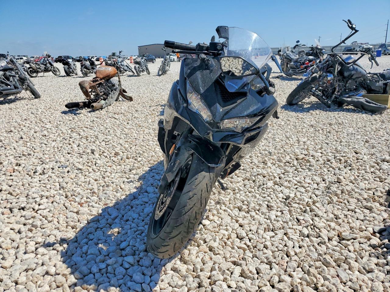2025 Kawasaki Zx400 P - Фото 2