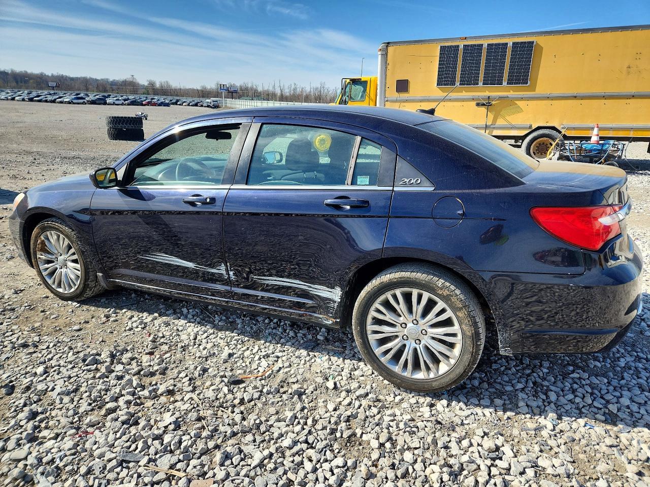 2012 Chrysler 200 Lx - Фото 2