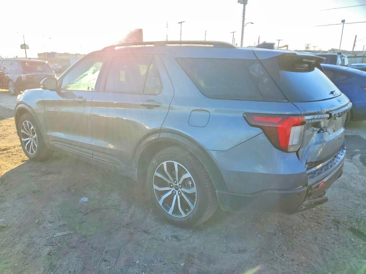 2025 Ford Explorer St-Line - Фото 2