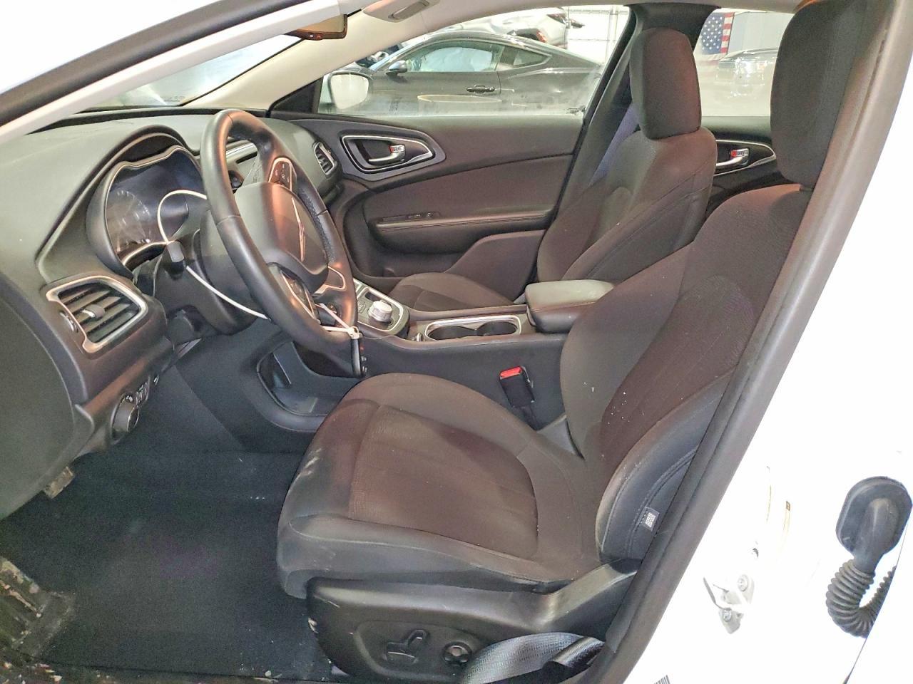 2016 Chrysler 200 Limited - Image 7
