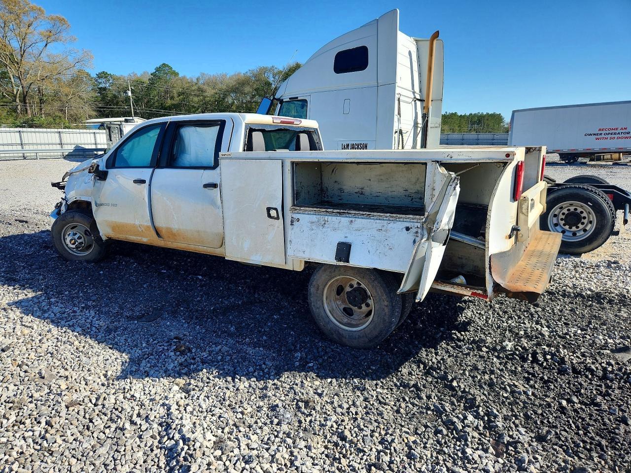 2021 Chevrolet Silverado K3500 - Image 2