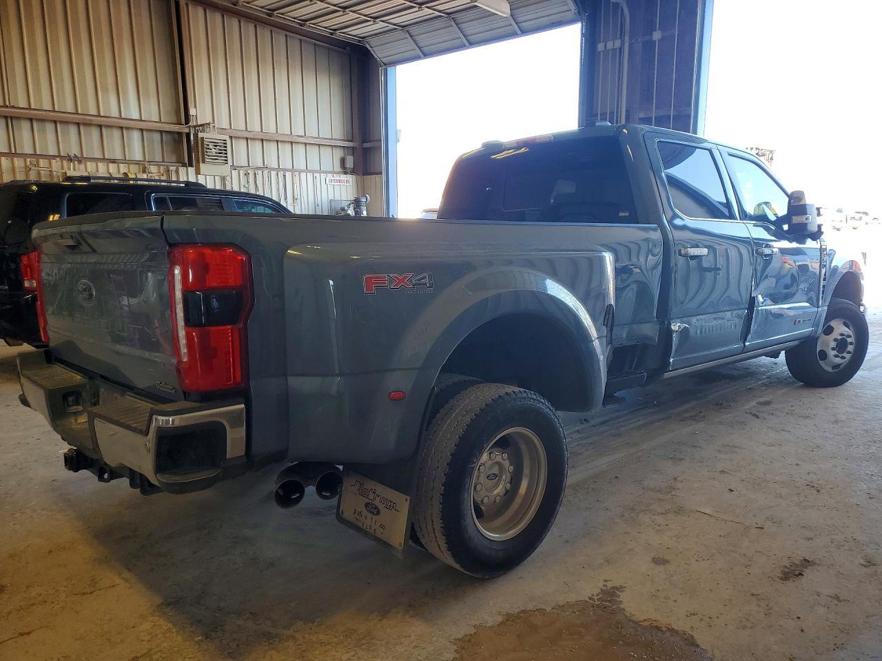 2023 Ford F350 Super Duty - Image 3