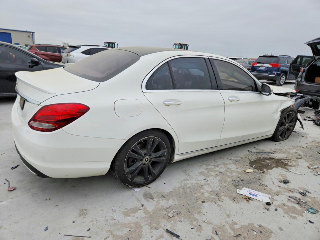 2016 Mercedes-Benz C 300 - Фото 3