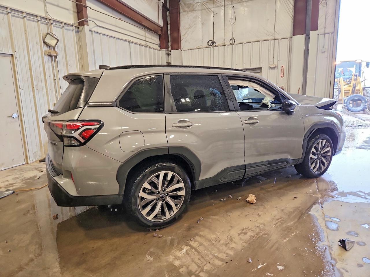 2025 Subaru Forester Touring - Фото 3