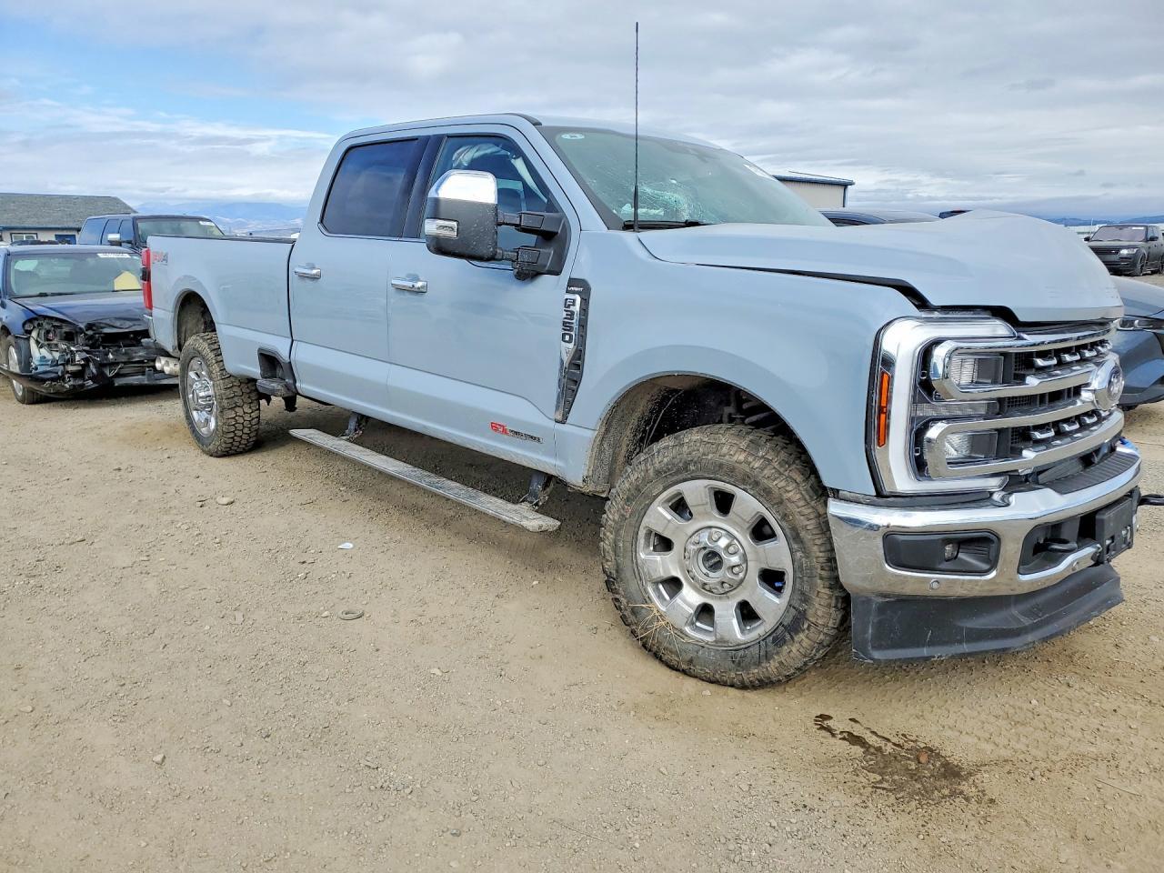 2025 Ford F350 Super Duty - Фото 4