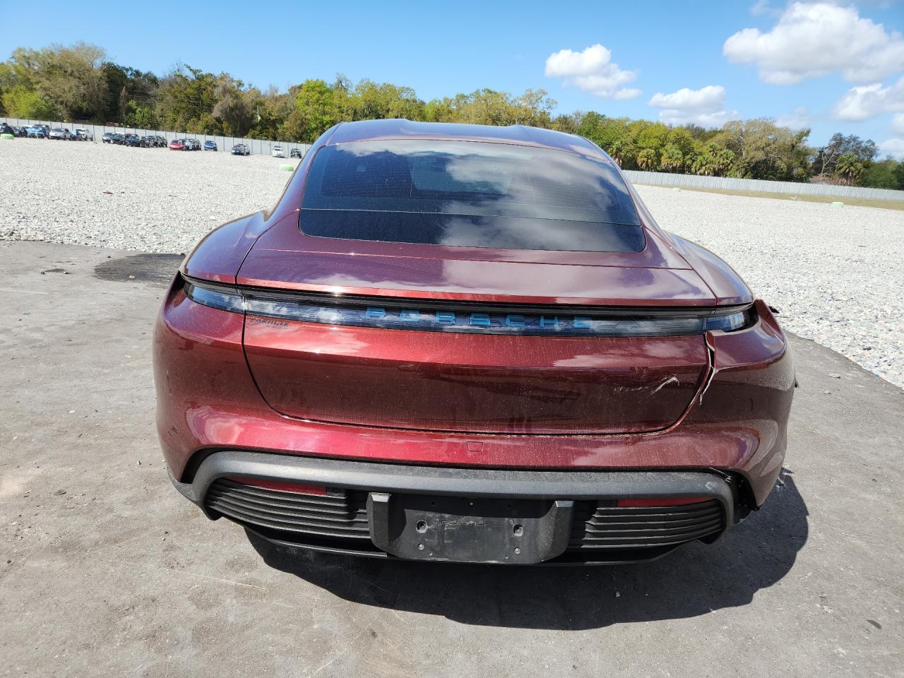 2021 Porsche Taycan - Фото 6