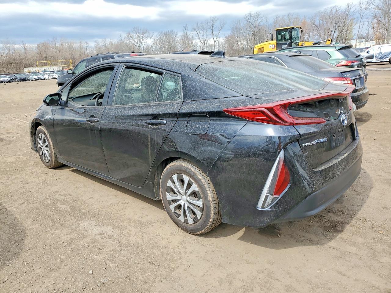 2022 Toyota Prius Prime Le - Image 2