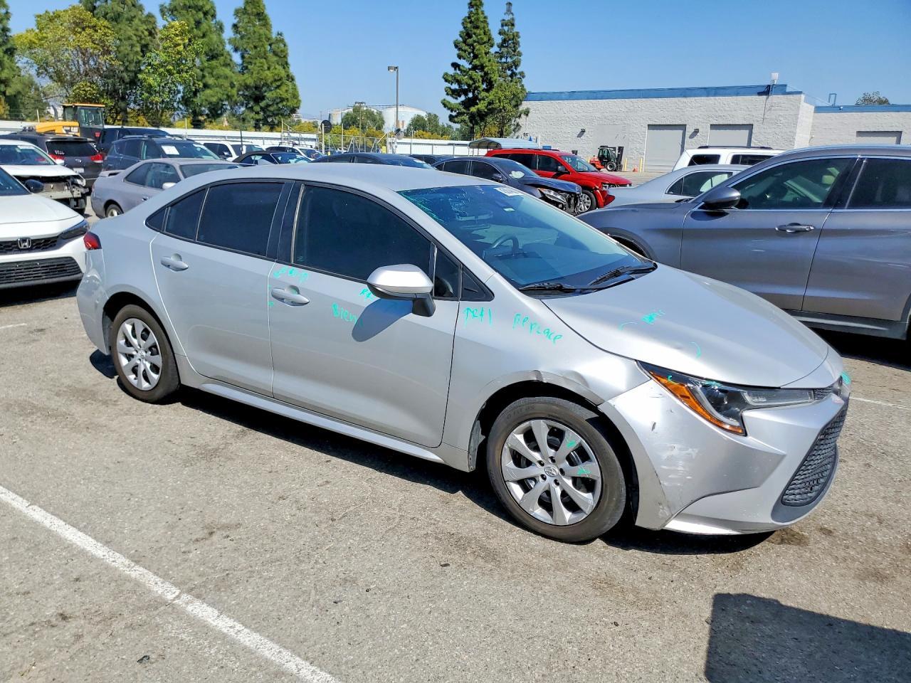 2021 Toyota Corolla Le - Фото 4