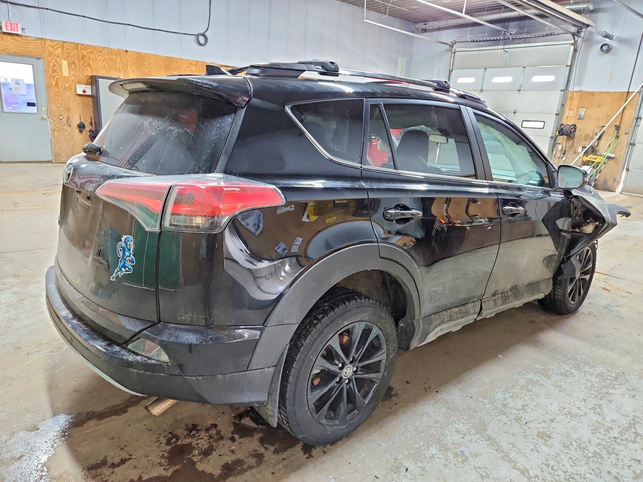 2018 Toyota Rav4 Adventure - Фото 3