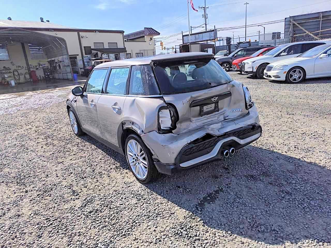 2023 Mini Cooper S - Фото 2