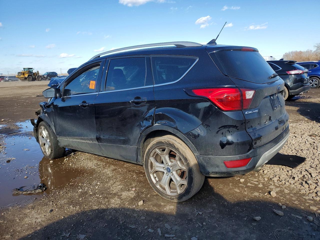 2019 Ford Escape Titanium - Image 2