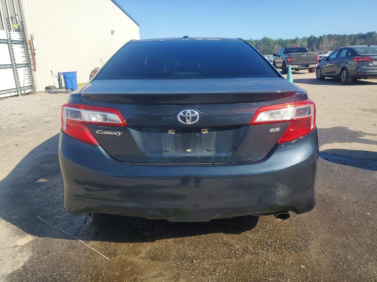 2014 Toyota Camry Se - Фото 6