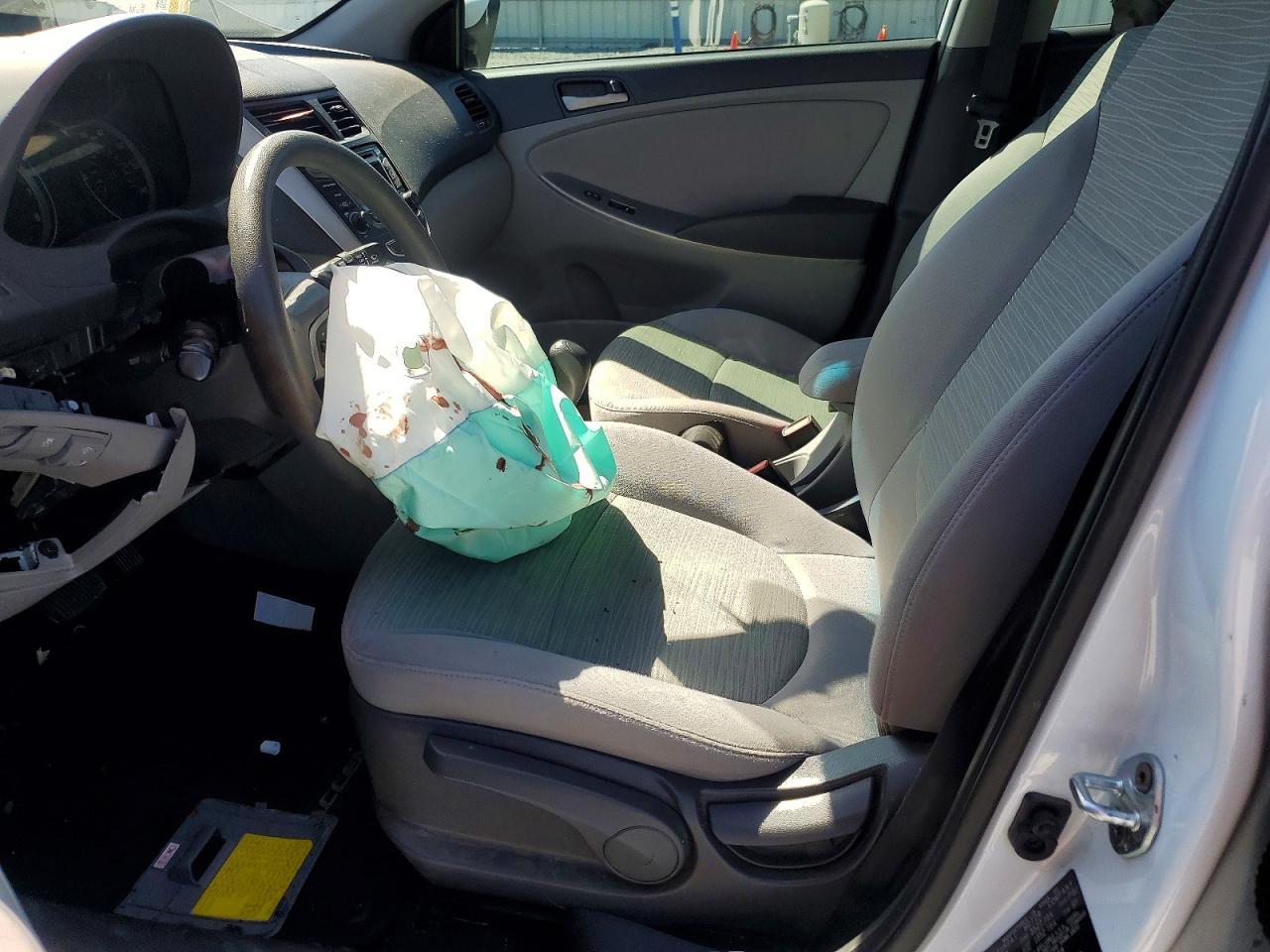 2016 Hyundai Accent - Фото 7