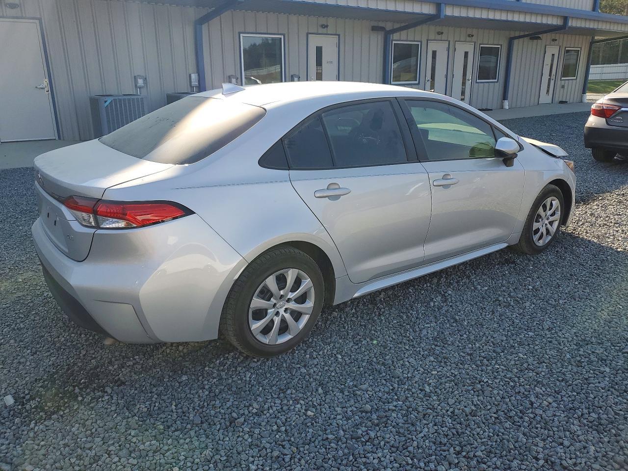 2025 Toyota Corolla Le - Фото 3