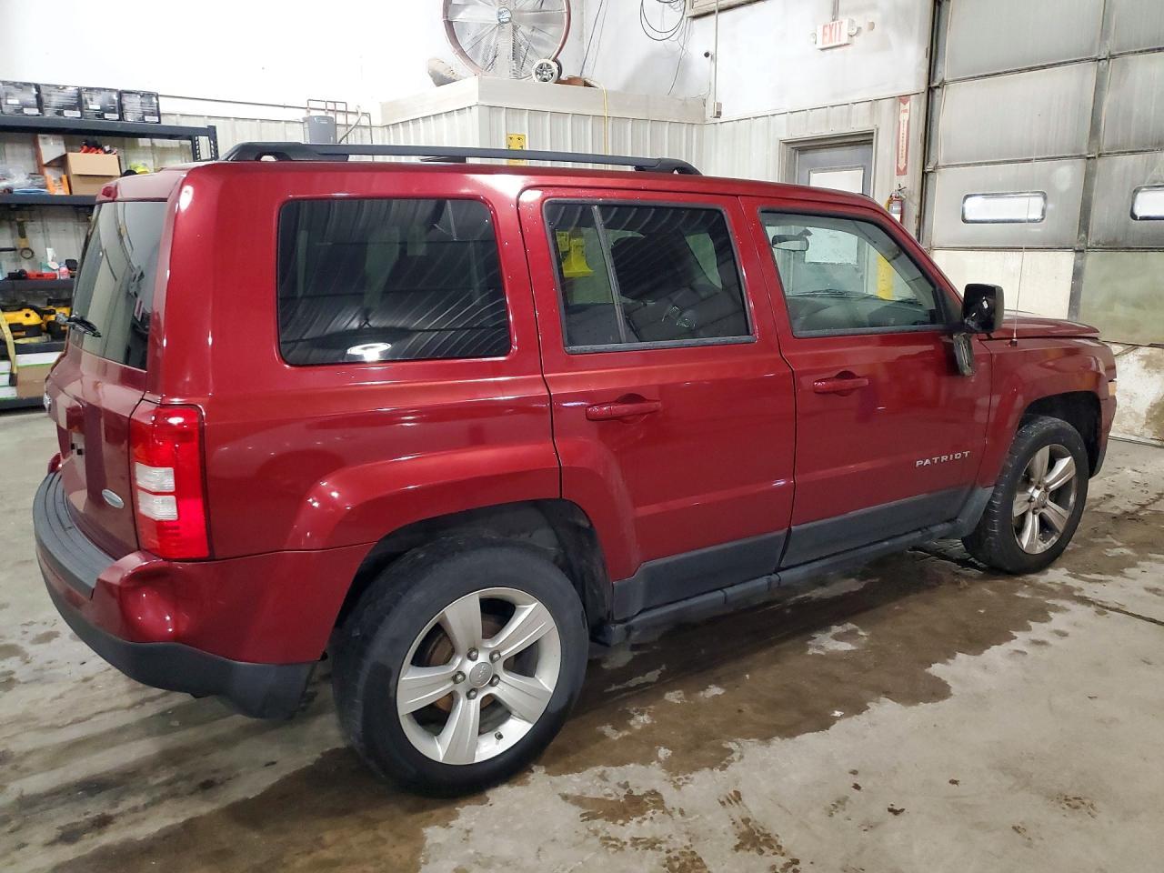 2012 Jeep Patriot Latitude - Фото 3