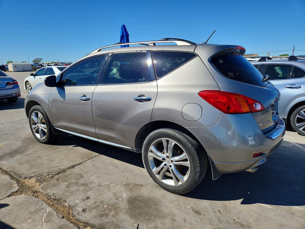 2010 Nissan Murano S - Фото 2
