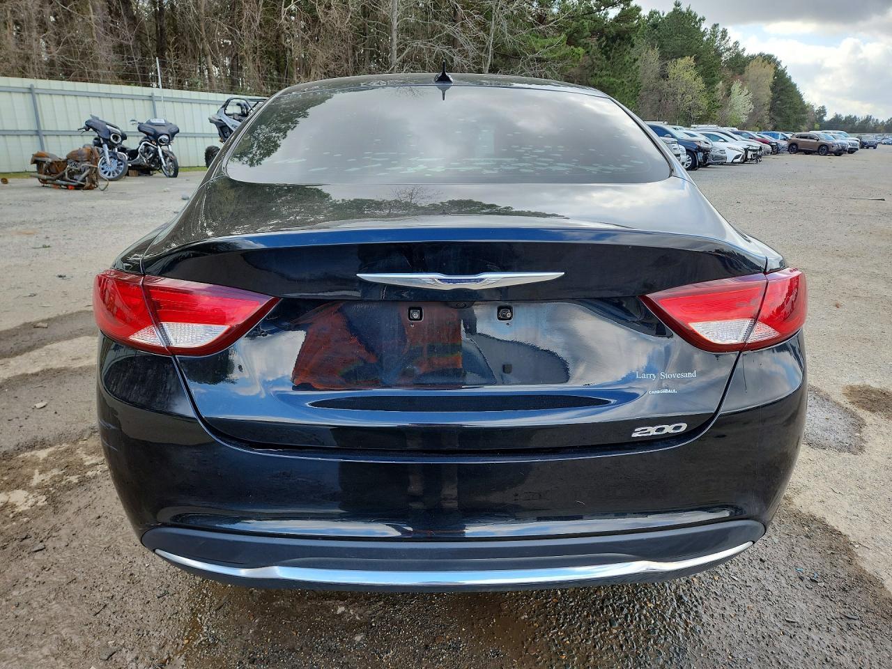 2017 Chrysler 200 Limited - Image 6