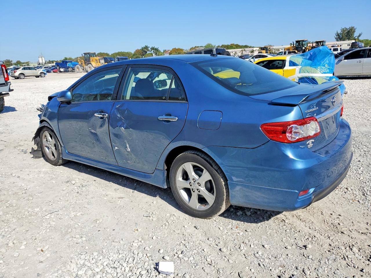 2012 Toyota Corolla S - Фото 3