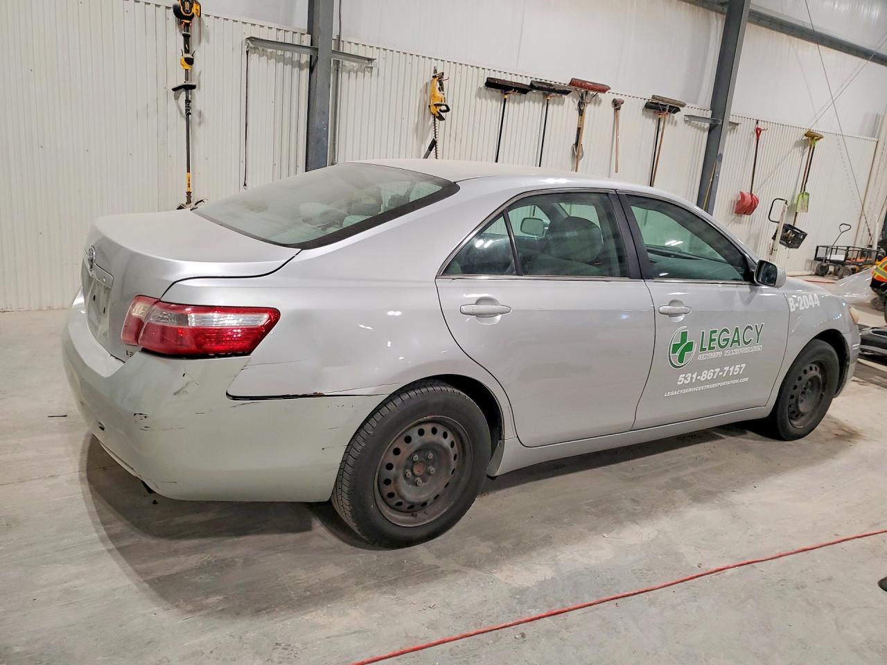 2009 Toyota Camry Le - Image 3