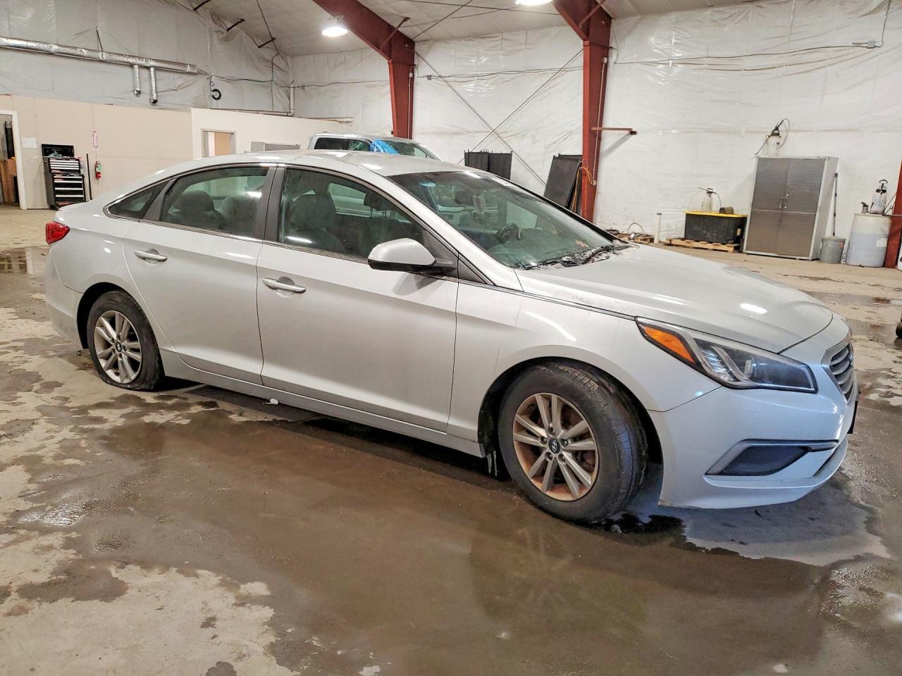 2017 Hyundai Sonata - Image 4