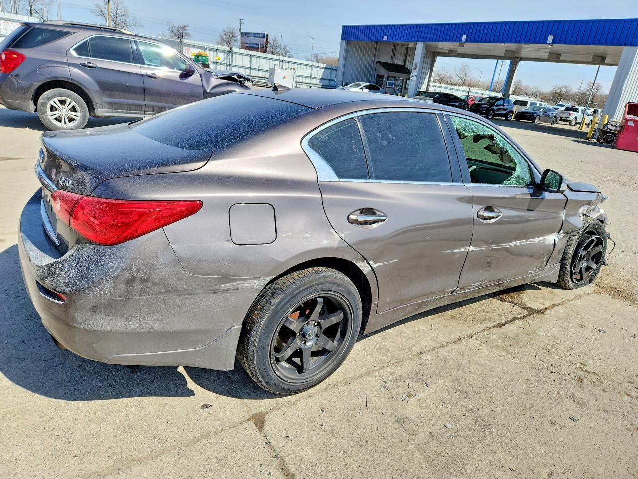 2016 Infiniti Q50 2.0T Premium - Image 3