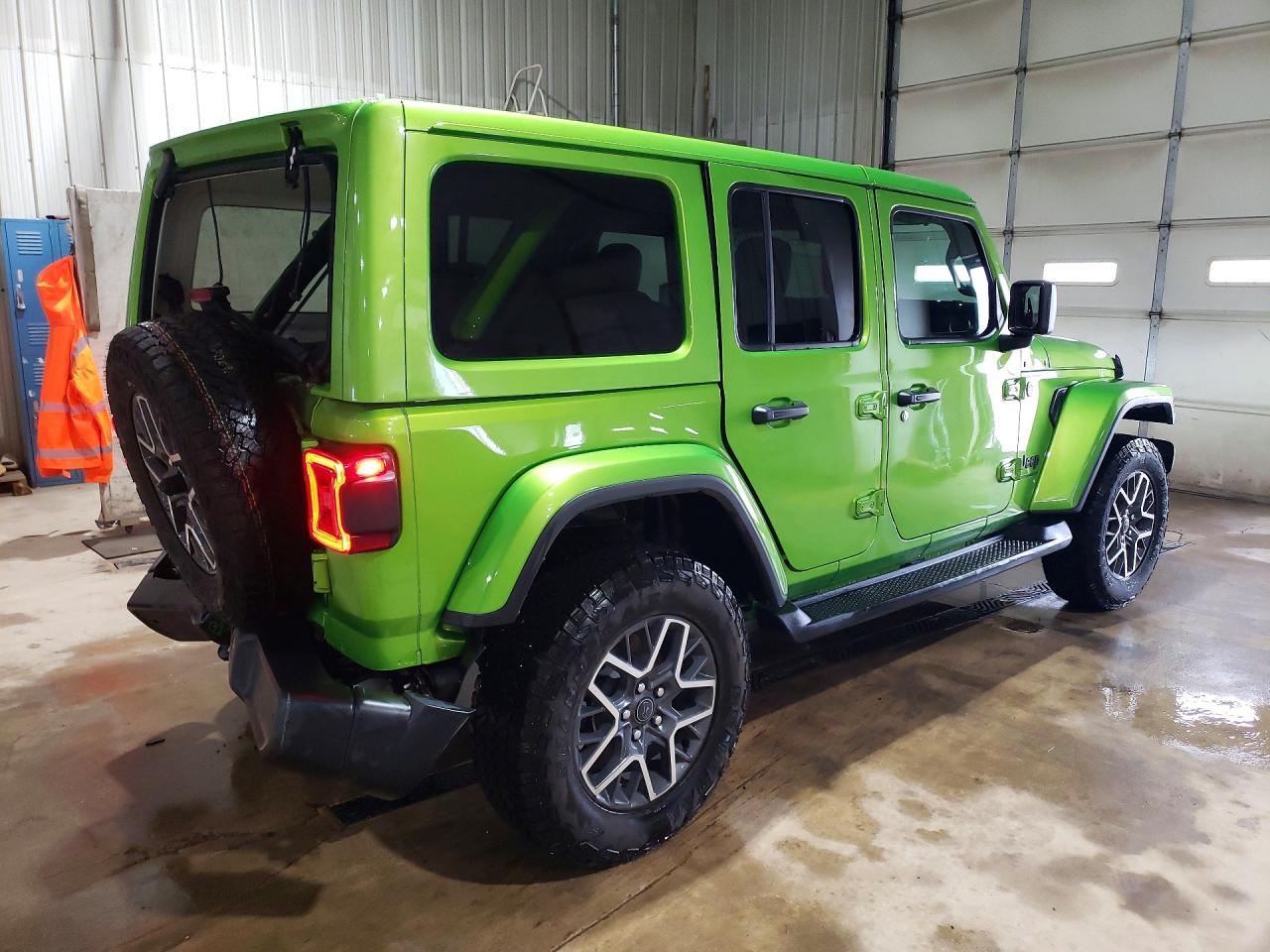 2026 Jeep Wrangler Sahara - Фото 3