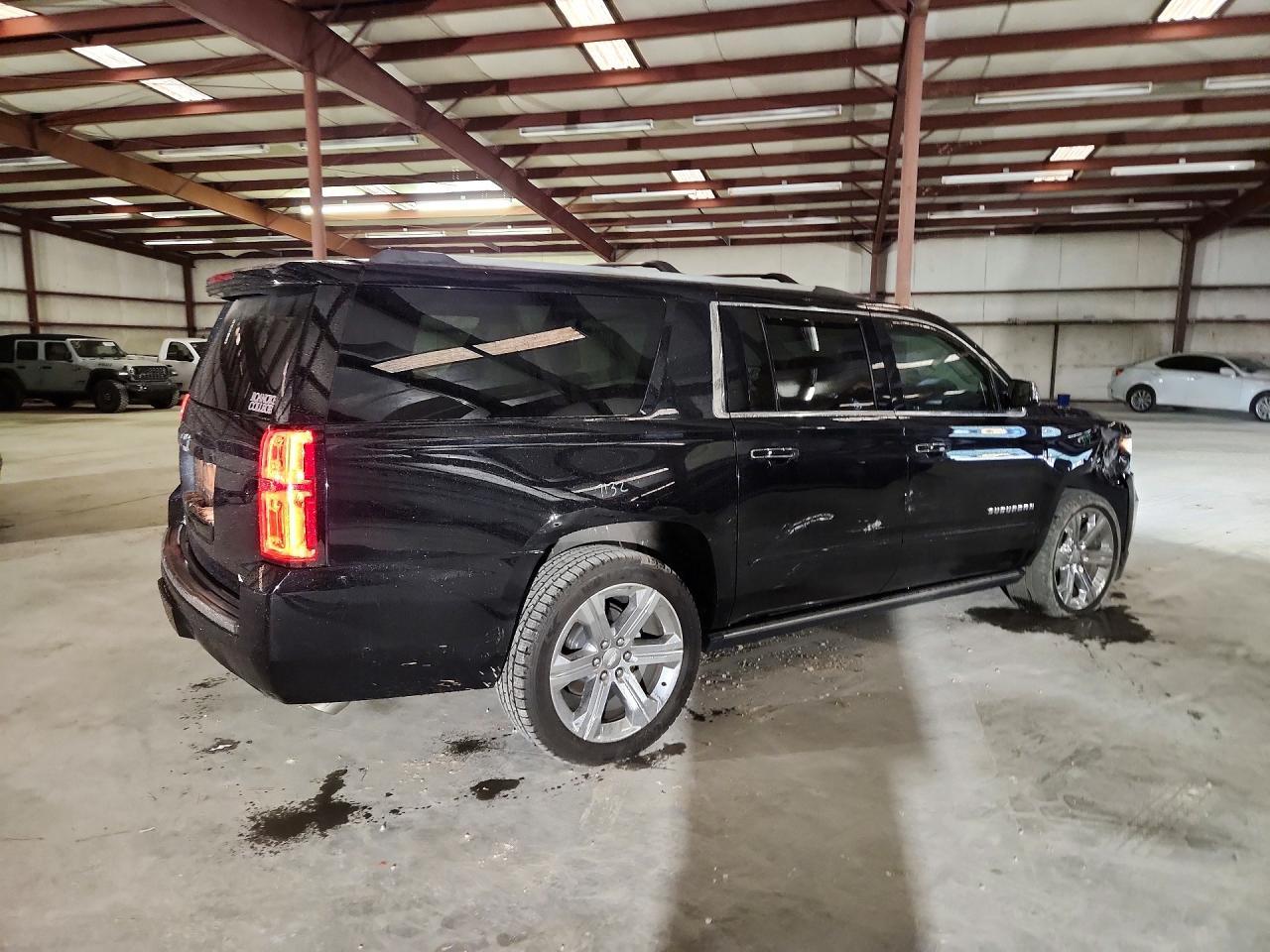 2017 Chevrolet Suburban K1500 Premier - Фото 3