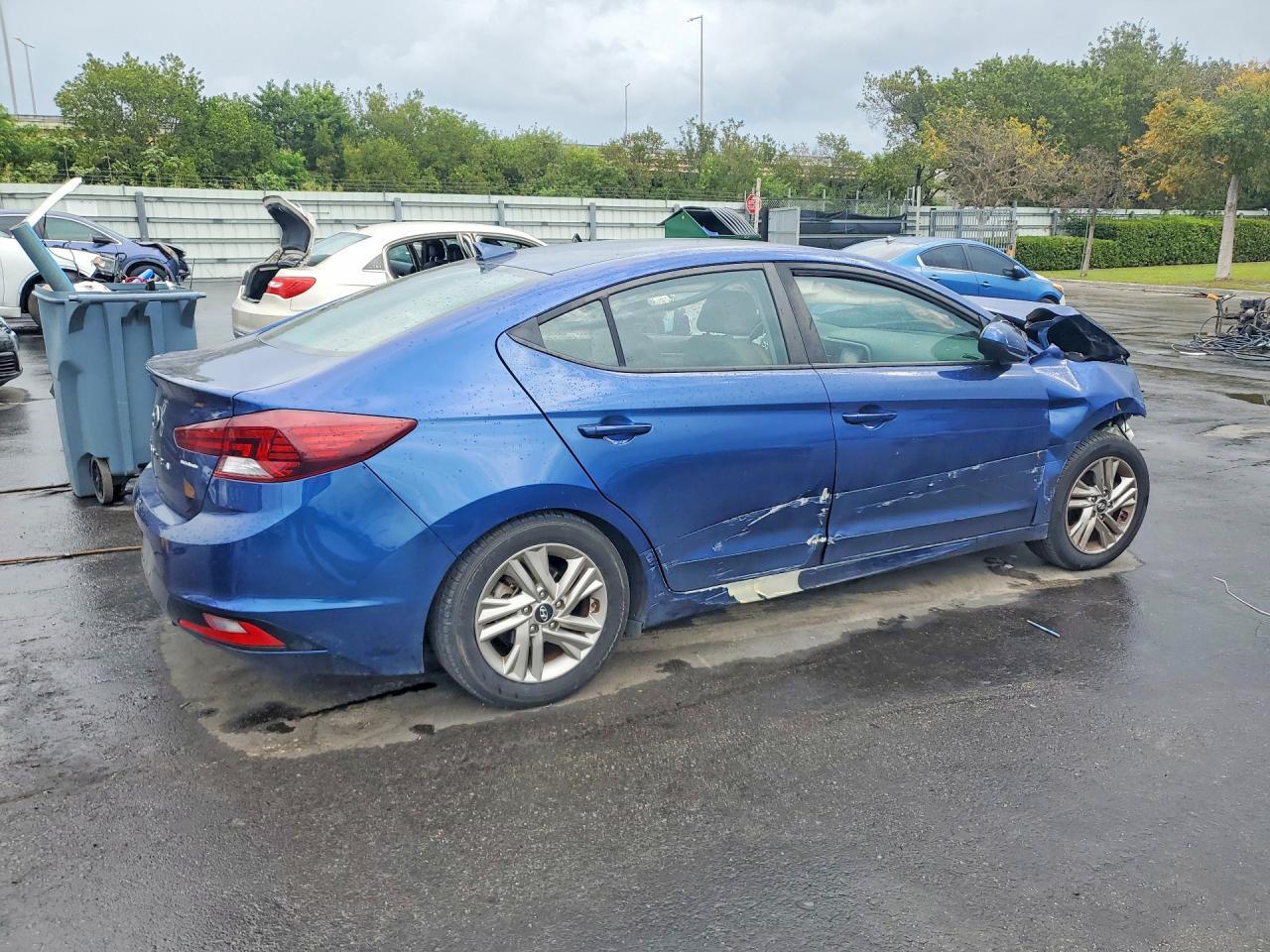 2019 Hyundai Elantra Sel - Image 3