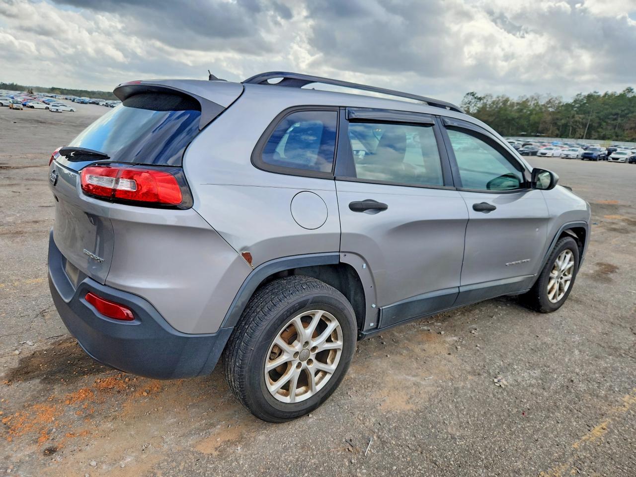 2016 Jeep Cherokee Sport - Image 3