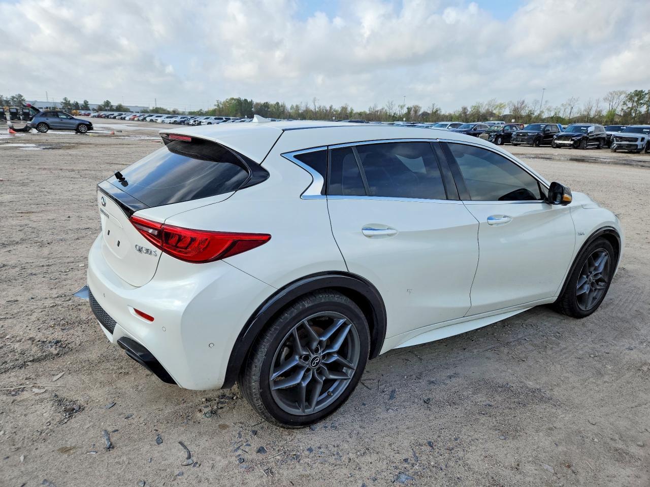 2018 Infiniti Qx30 Base - Фото 3