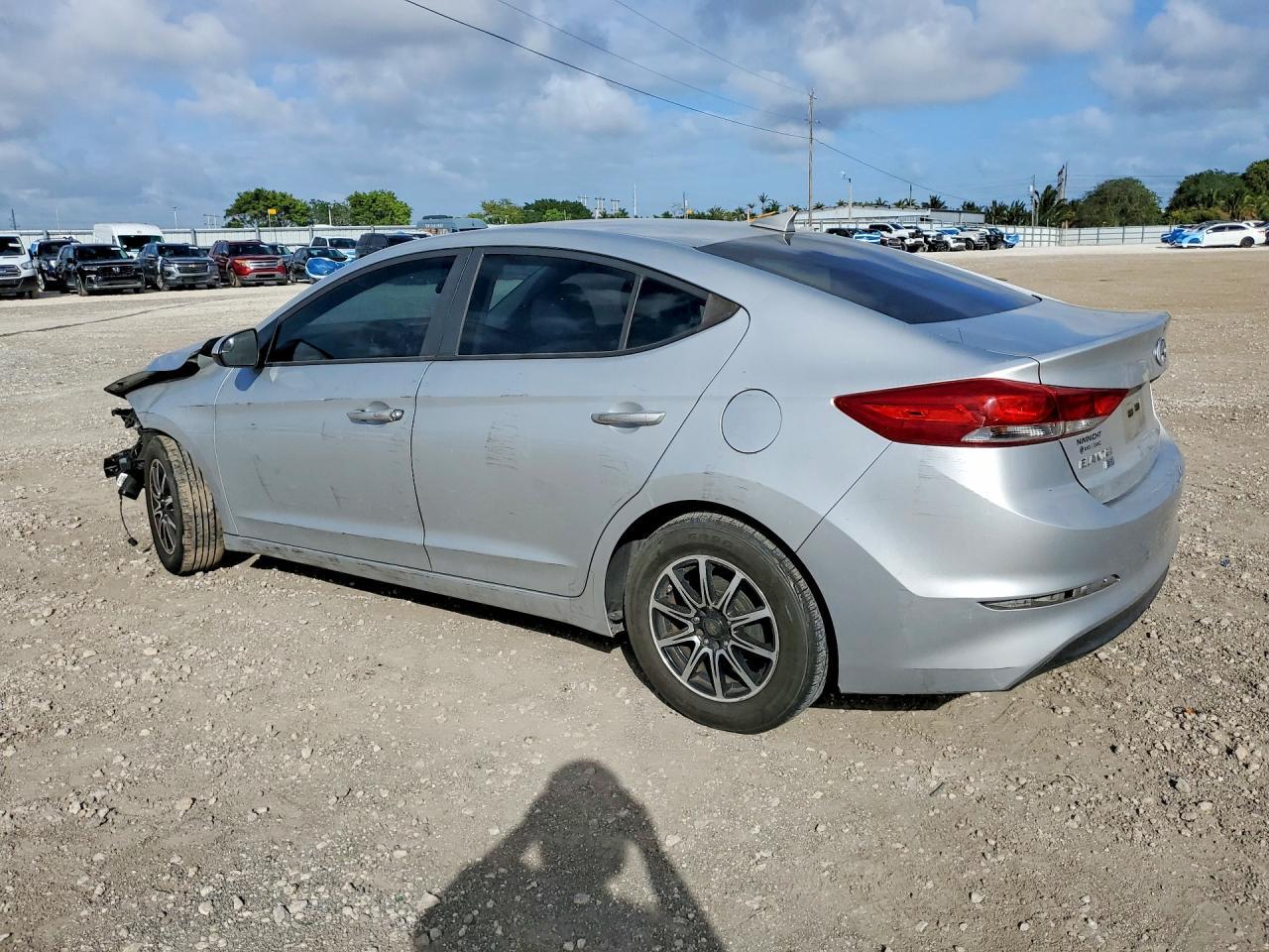 2017 Hyundai Elantra Se - Фото 2