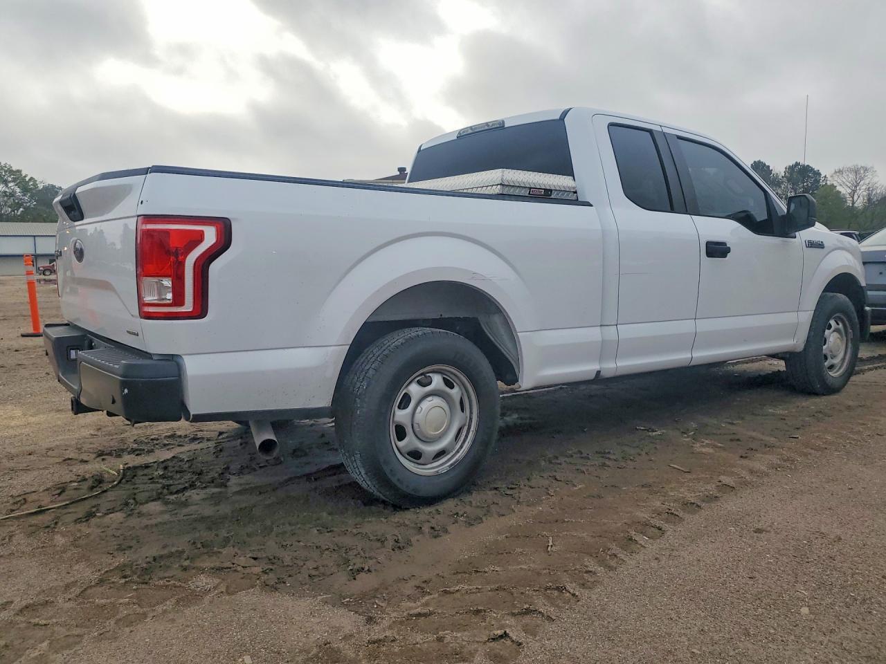 2016 Ford F150 Super Cab - Фото 3