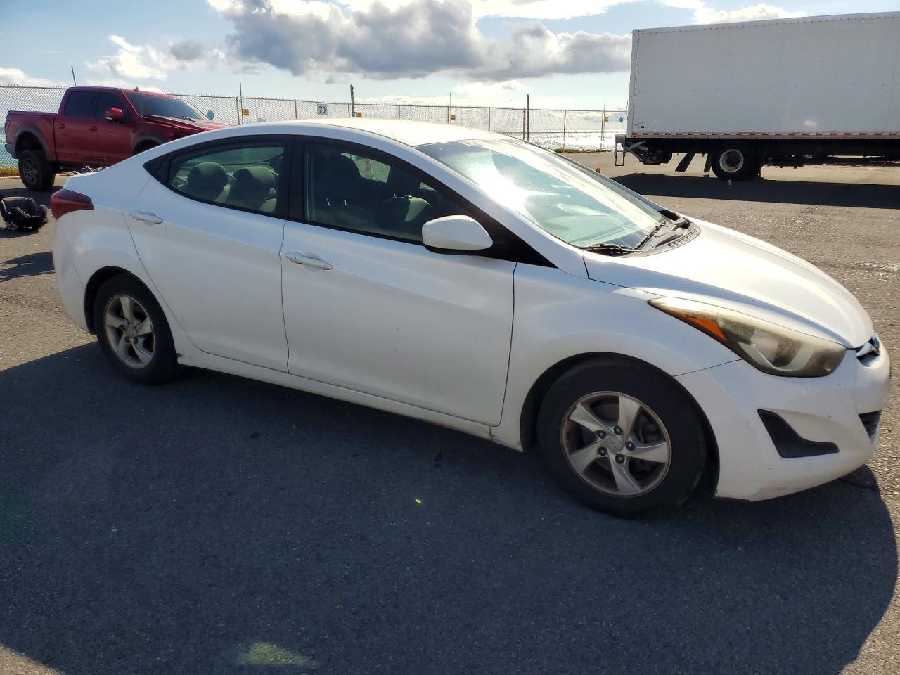 2014 Hyundai Elantra Se - Image 4