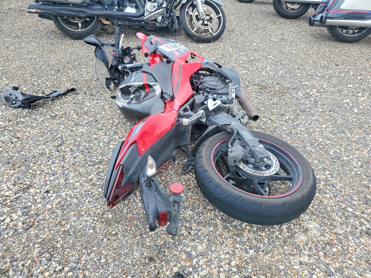 2025 Kawasaki Ex500 - Image 4