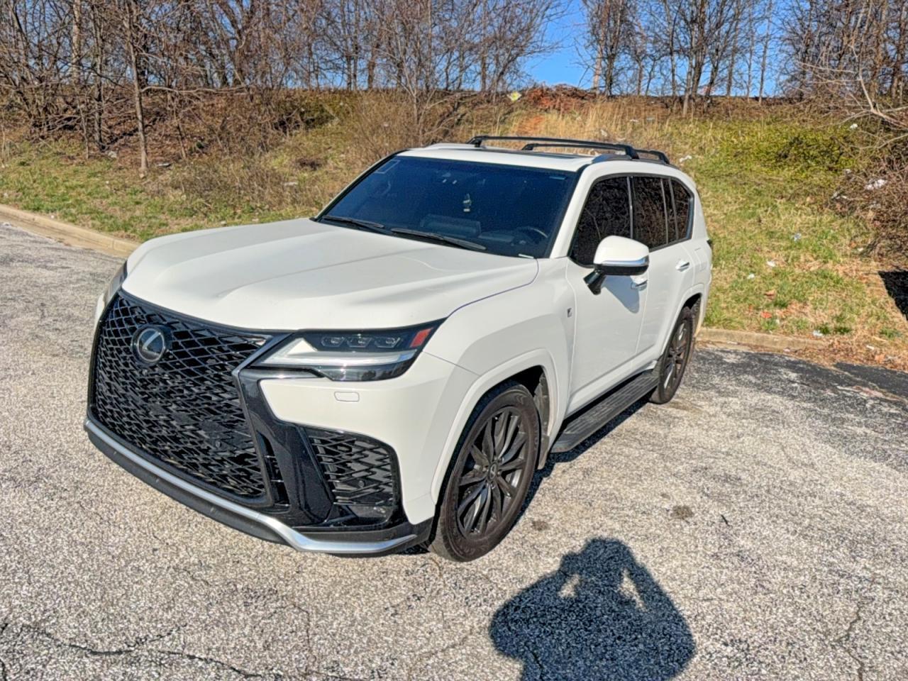 2022 Lexus Lx 600 F Sport Handling - Image 2