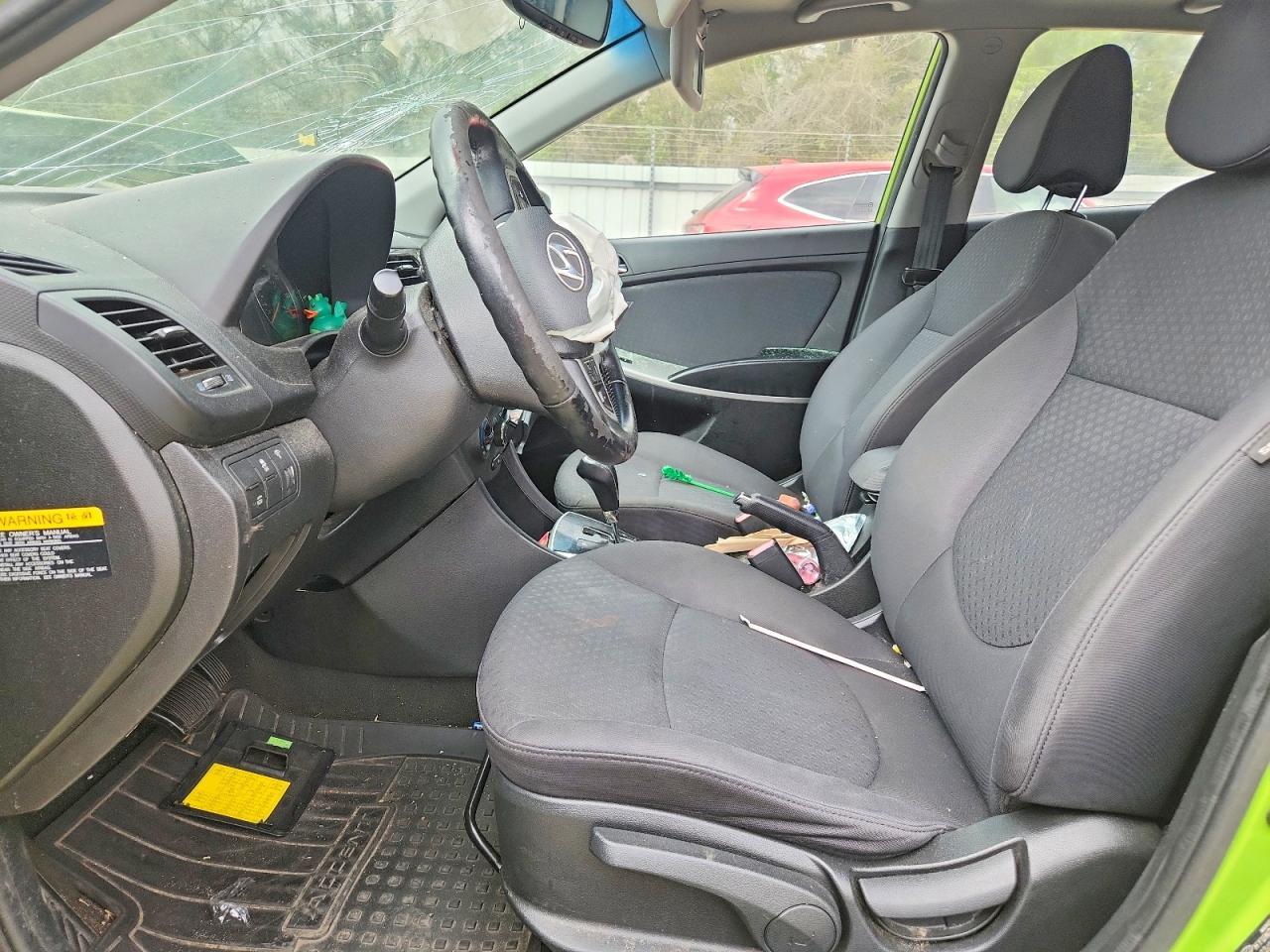 2013 Hyundai Accent Se - Image 7