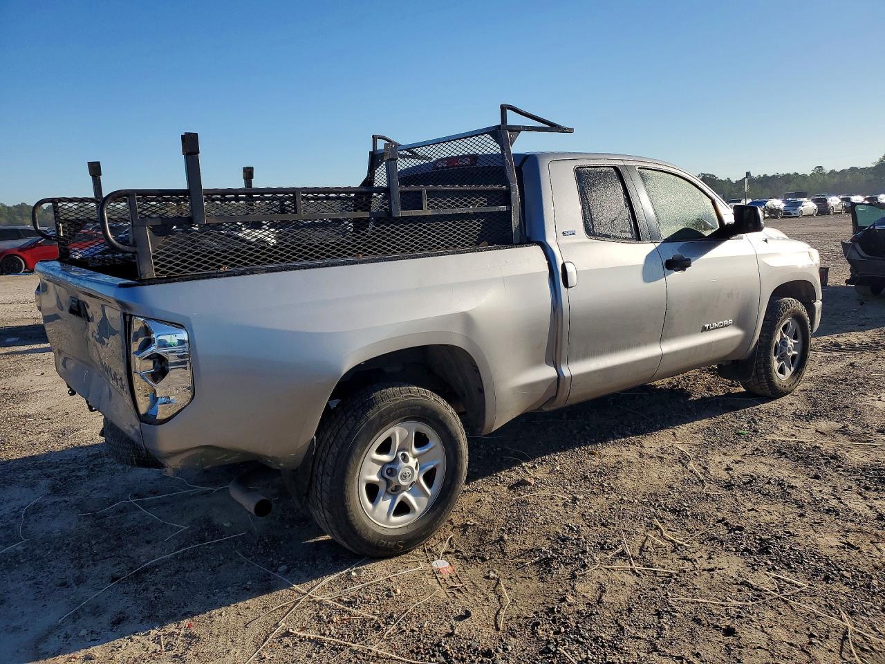 2017 Toyota Tundra Sr5 - Image 3