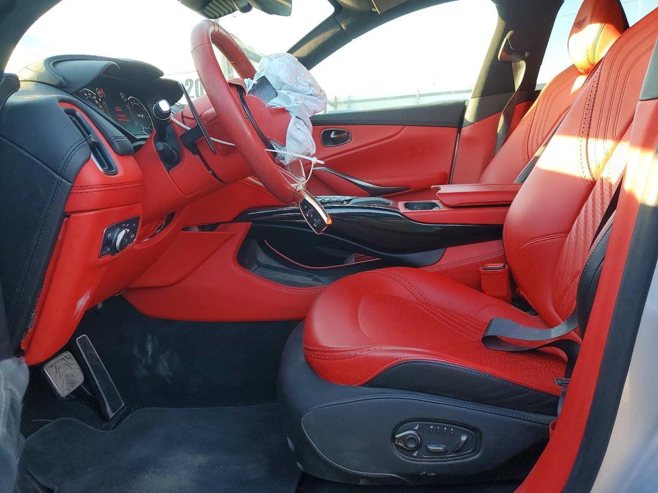 2021 Aston Martin Dbx - Фото 7